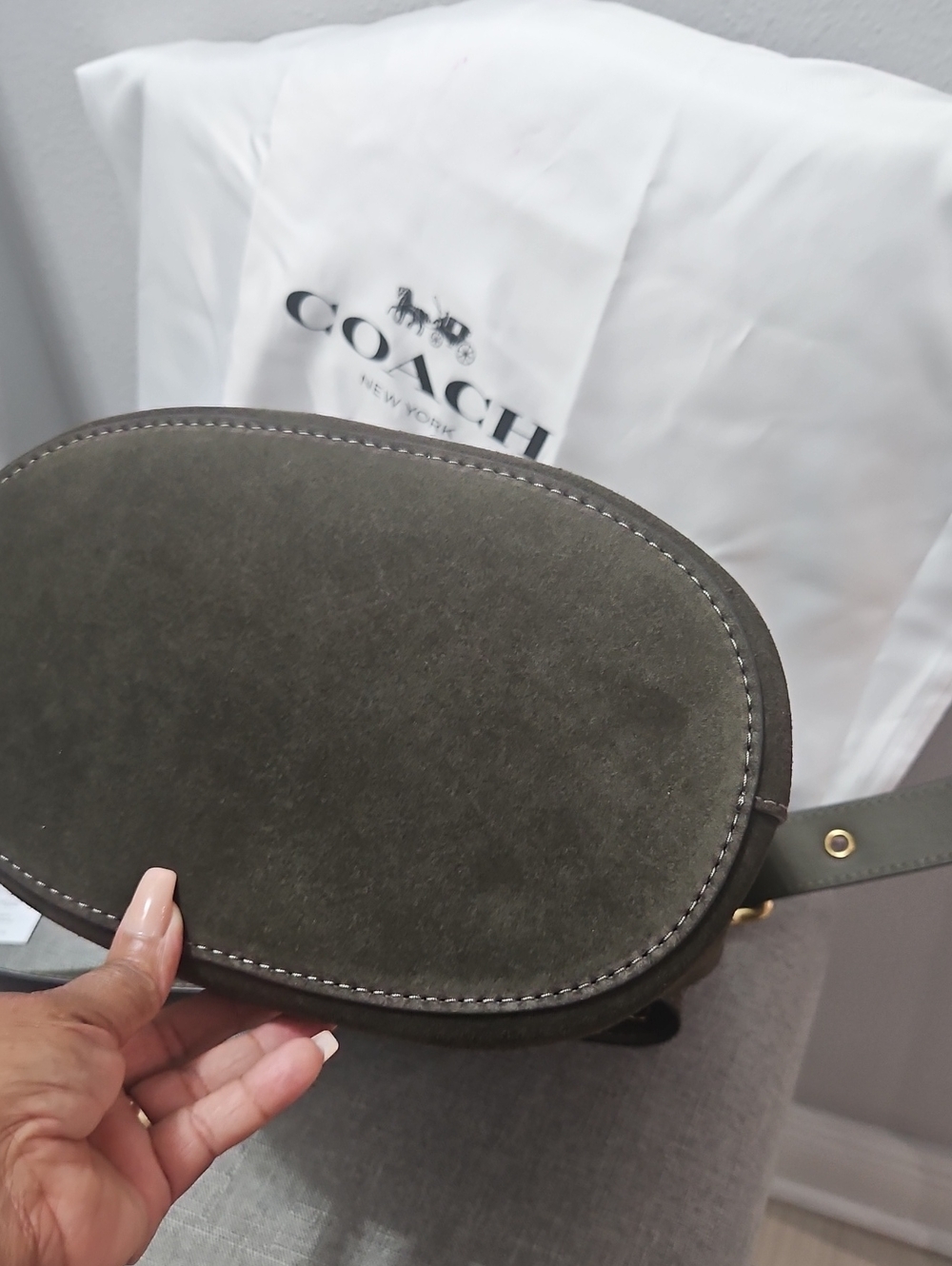 Coach Bleeker Olive Green Suede Shoulder Bucket Bag with Wristlet - Picture 11 of 13